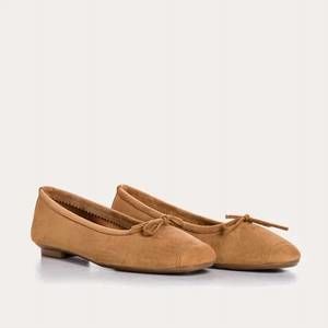 NEW REQINS women's harmony peau flats in camel